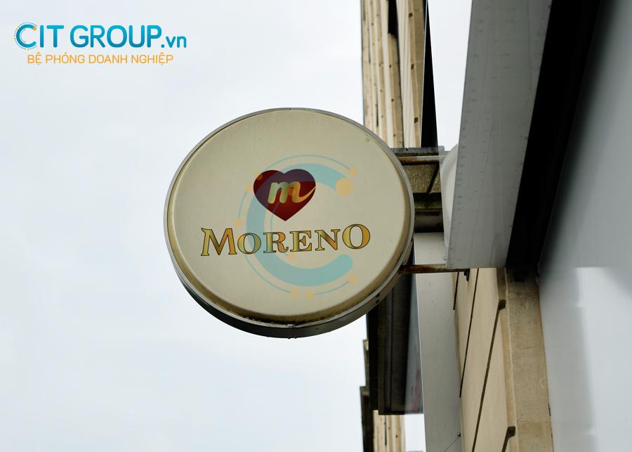 Logo kem Moreno mockup bảng hiệu